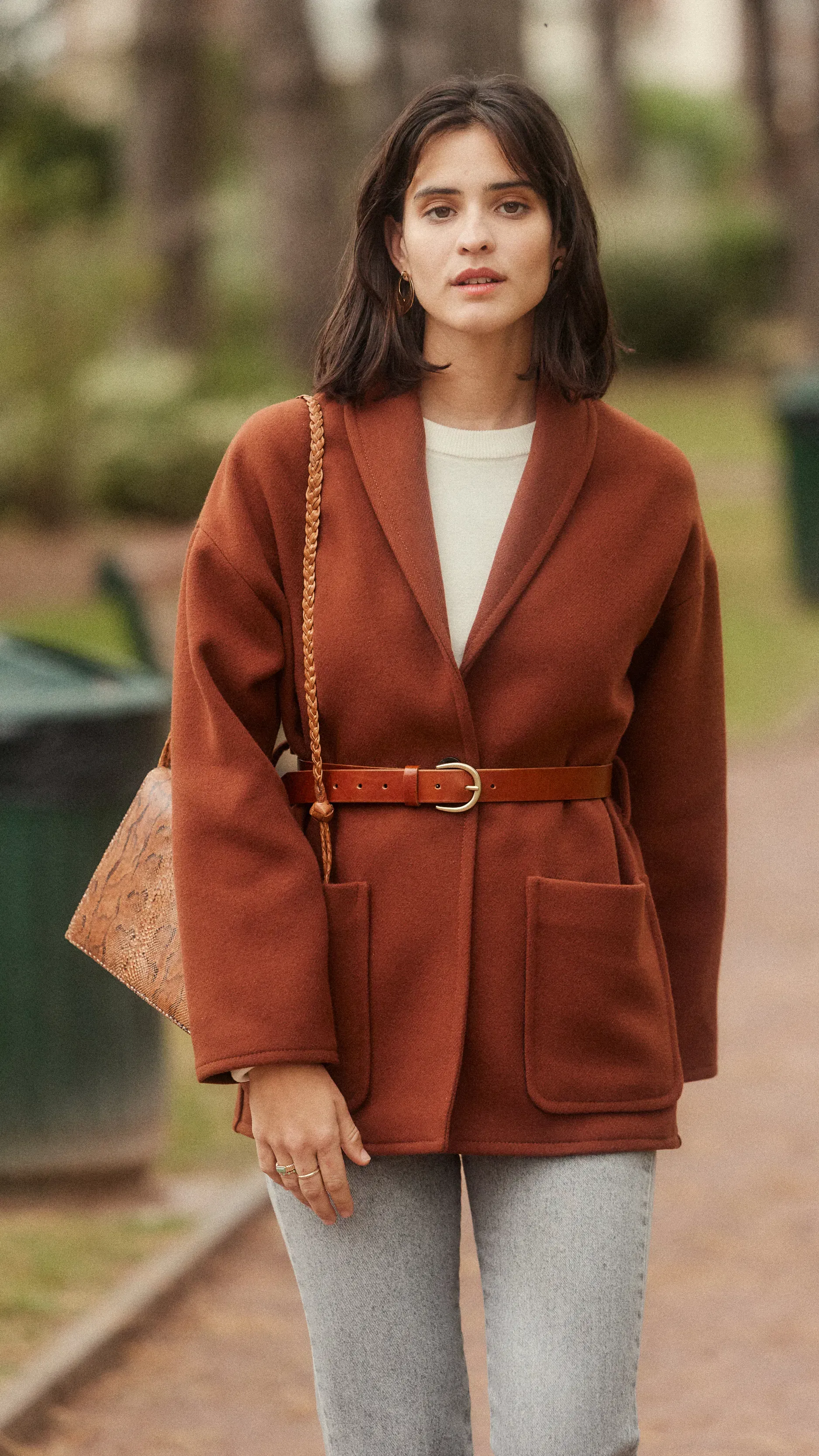 Le Manteau Court
